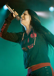 EVANESCENCE RELIES ON AUDIO-TECHNICA MICS FOR OUTSTANDING PERFORMANCE ON THE ROAD