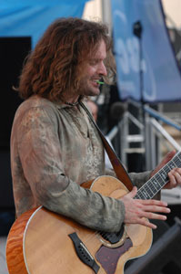 King Of The Guitar Competitions Crowns Its King: Guitarmageddon 2004 Grand Prize Winner Announced At Eric Clapton Crossroads Festival
