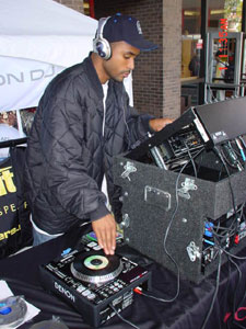 DENON DJ TECHNOLOGY LEADS THE CUTTING EDGE OF THE TECHKNOW OVERLOAD (TKO) COLLEGE TOUR